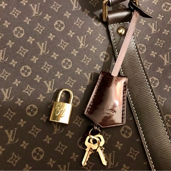 Louis Vuitton Key Clochette - Picture 1 of 13